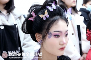 化妆小白如何快速入门？选悦风美妆学院师资强