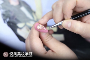 年前最后30天，学完美甲赚够过年费！