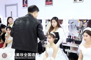 想学化妆的小白注意，选对学习地方少走弯路